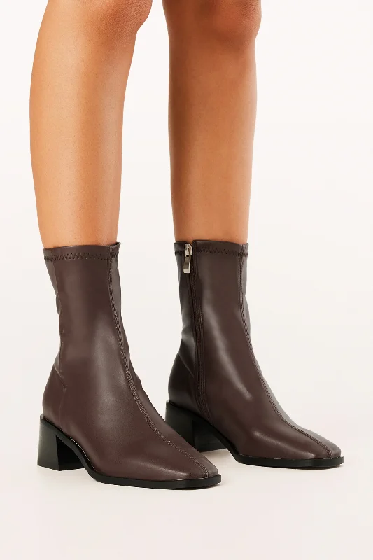 Chihiro Booties - Hickory